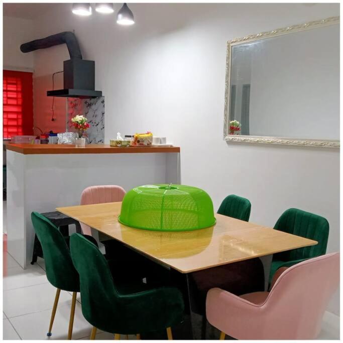 Homestay Ibu Ipoh Exteriör bild